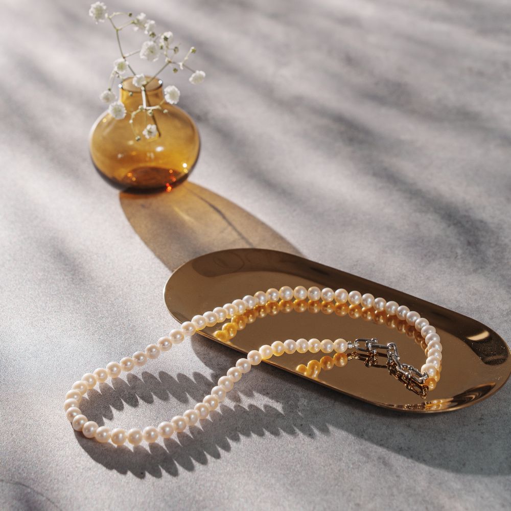 Endro ACC Minimalist Statement Pearl Necklace